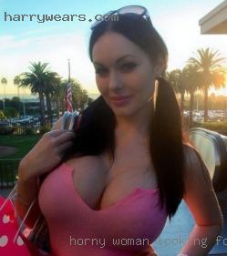 horny woman looking for man in Farmville NC